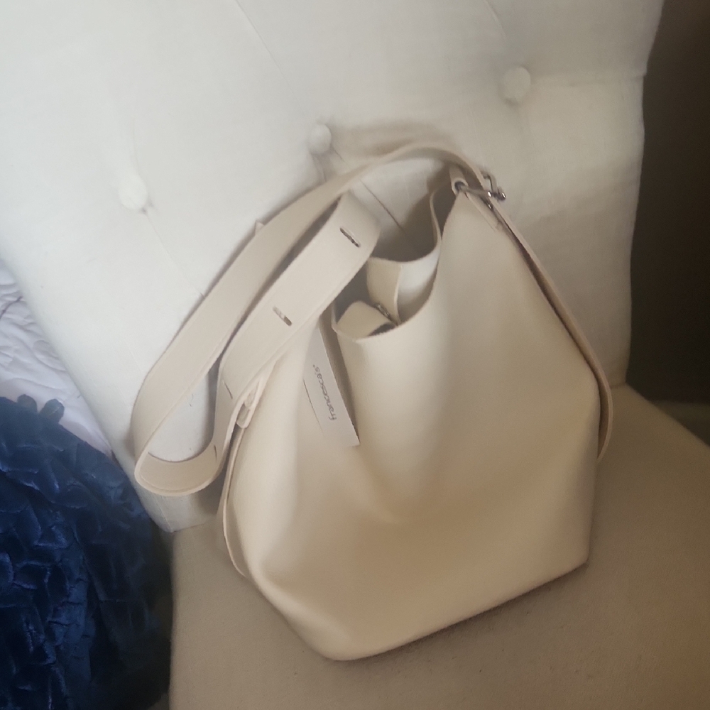 FRANCESCA'S Bucket Bag
